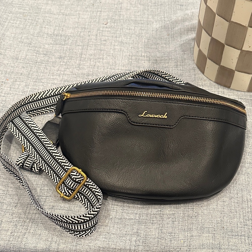 Lovevook Black Crossbody Bag belt